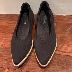 Black Vivaia All Day Standing Pointed Toe Knit Flats with Contrast Trim